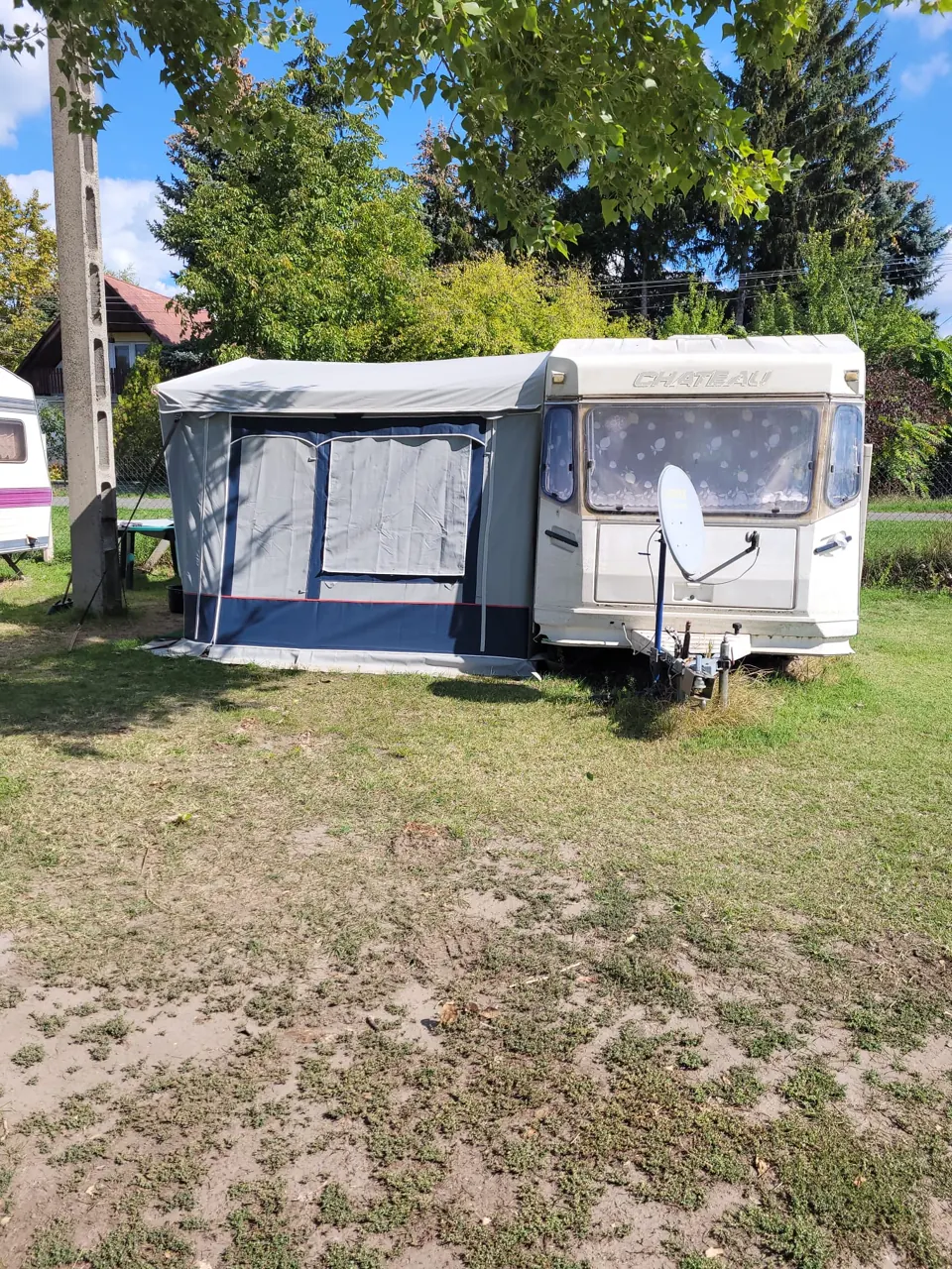 Weitere Ansicht eines Mietwohnwagens